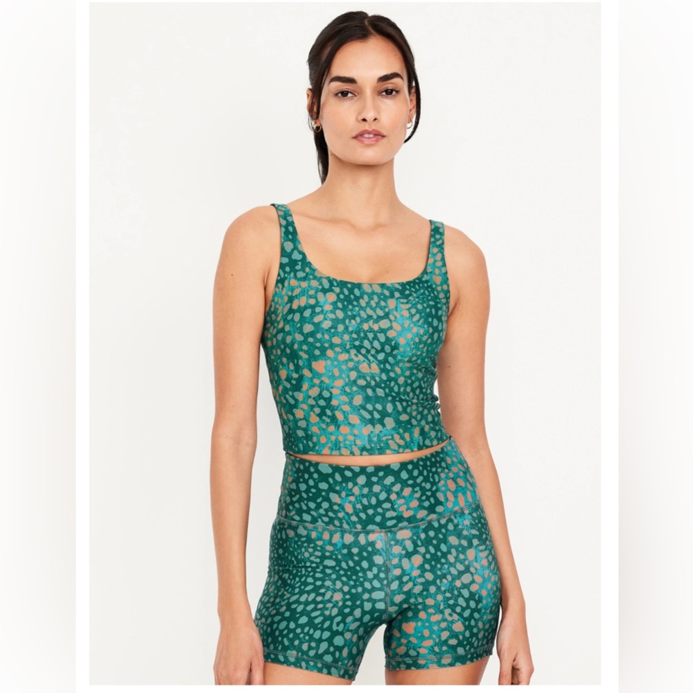 Old Navy PowerSoft M Set - High-Waisted Shorts and Longline Sports Bra
